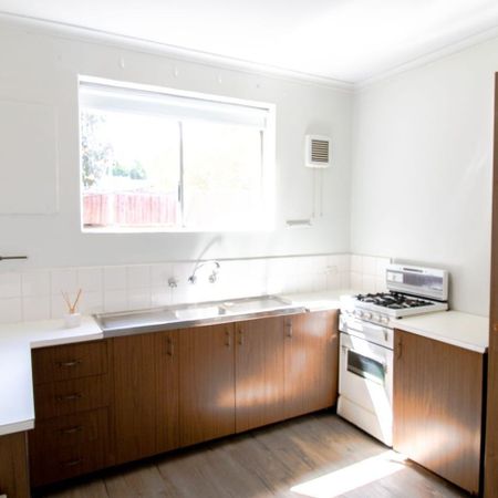 In a fabulous location - Photo 4