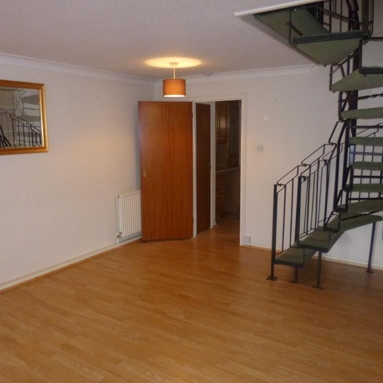 2 bedroom semi-detached house to rent - Photo 1