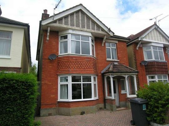 Bedroom House In Winton, BH9 - Photo 1