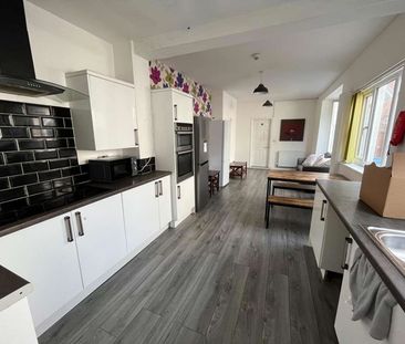 🏡 Traditional HMO Living at 74 Mayfield Street, Hull Room 4 - Doubl... - Photo 2