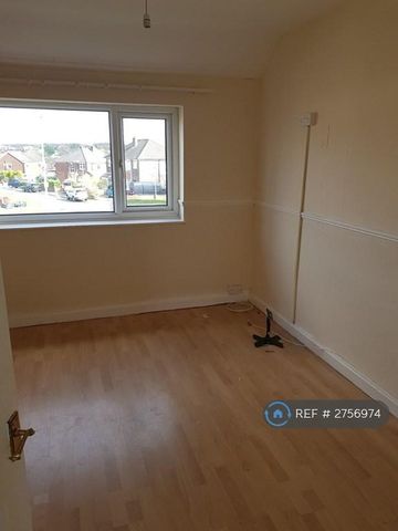 3 bedroom semi-detached house to rent - Photo 3