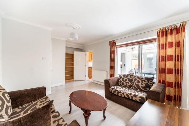 4 bedroom house to rent - Photo 1