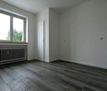 Ihr neues Zuhause: Frisch renovierte 2-Zimmer-Wohnung mit Balkon in... - Photo 4