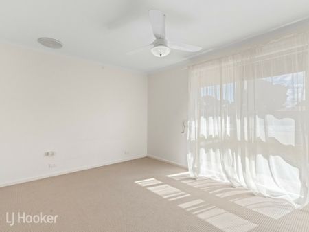 8 Hammond Avenue, Brahma Lodge SA, Belconnen - Photo 4