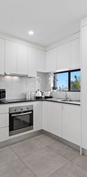 Private Access Granny Flat - Photo 1