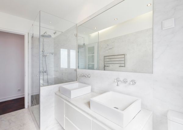 Apartamento T3 para arrendamento sem móveis na Av. Roma em Lisboa