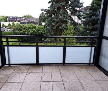 Einziehen und Wohlfühlen - schicke 2-Zimmer-Wohnung mit Vinylboden ... - Photo 1