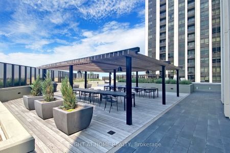 For Lease - 9075 Jane Street Unit# 212, Vaughan, Ontario - Photo 3