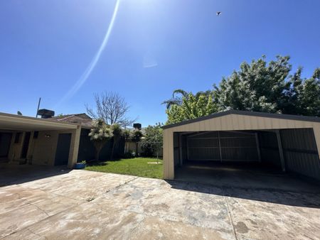 19 Kirsten Street, SHEPPARTON VIC 3630 - Photo 5