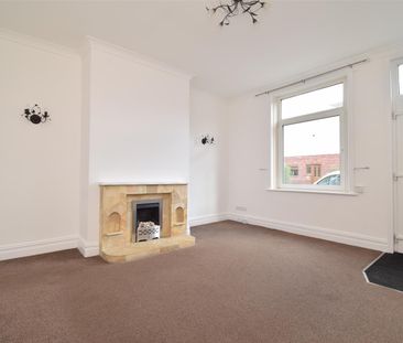 Second Avenue, Newton Hill, Wakefield - Photo 1