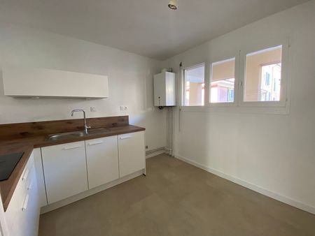 Location Appartement 2 pièces 46m² - Photo 3