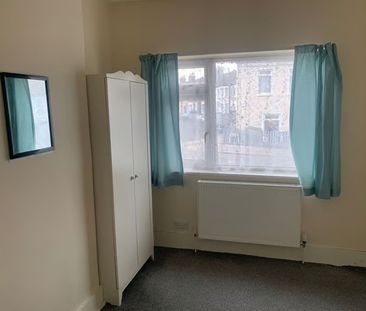 Room in a Shared House, Alfred Road, SE25 - Photo 3