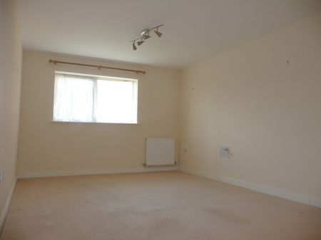 2 bedroom Apartment - Noble Court, Stevenage - Photo 2