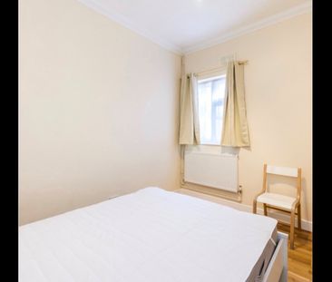 2 Bed Flat, Sandringham Road, NW2 - Photo 4