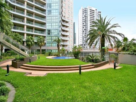 Spacious Two-Bedroom Plus Study in the Prestigious Regency Building - Photo 4