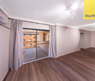 Immaculately Presented Unit in Prime Location - Photo 2