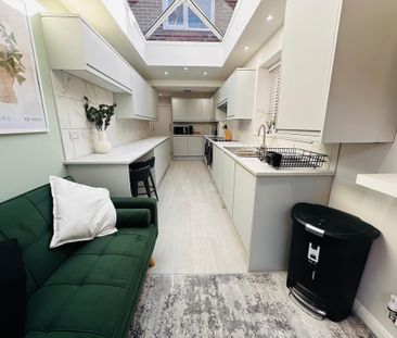 1 bedroom in a house share to rent - Photo 1