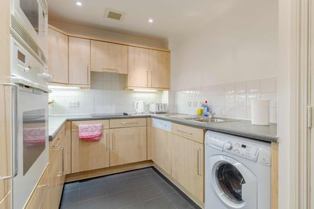 1 Bed Flat, Queen's Gate Terrace, SW7 - Photo 3