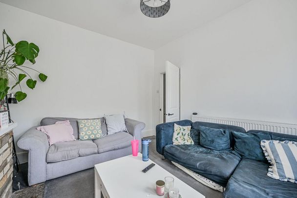4 bedroom house to rent - Photo 1