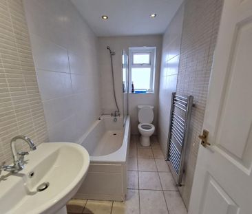 2 bedroom semi-detached house to rent - Photo 5