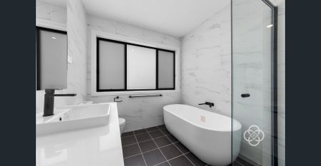 Coming Soon - Brand New Stylish 4-Bedroom Duplex with Lake Views - Photo 5