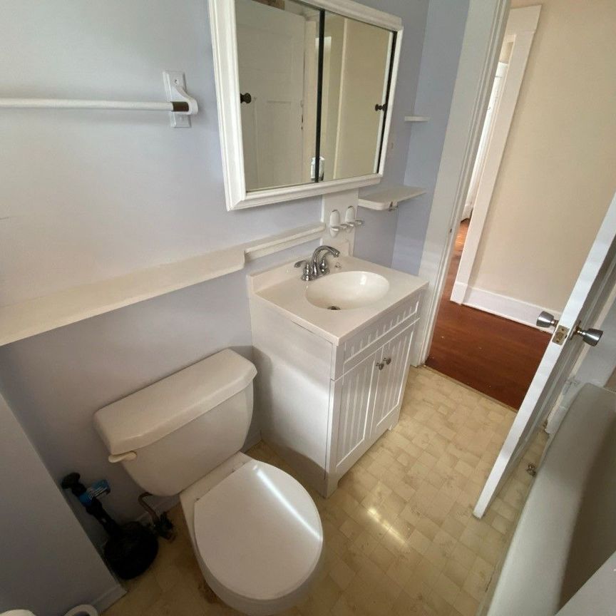 For Lease - 84 Wharncliffe Road Unit# B, London South, Ontario - Photo 1