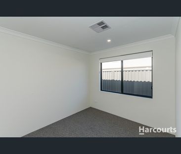 11 Thredbo Drive, Aveley, WA 6069 - Photo 2