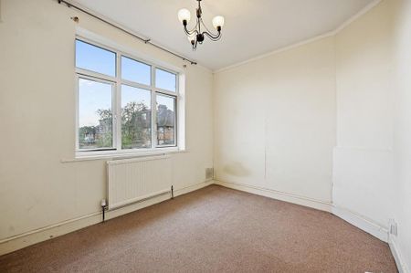 3 bedroom flat to rent - Photo 4
