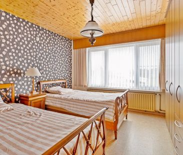 Woning met 4 slpks en zuid gerichte tuin, rustig gelegen te Witgoor... - Photo 2