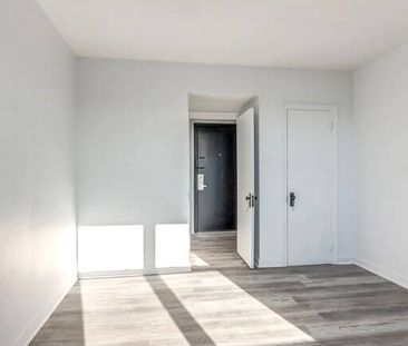5830 Côte Saint Luc Road - Beautiful 2-Bedroom Apartment for Rent - Photo 2