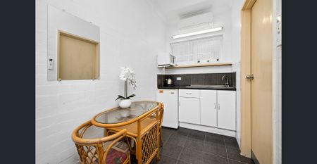 Studio with Beachside Convenience in the Heart of Sawtell - Photo 3