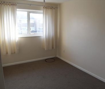 3 bedroom flat to rent - Photo 6