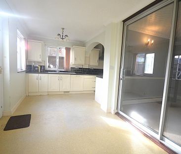 3 bedroom terraced house to rent - Photo 6