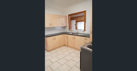 Beautifully Presented 4-Bedroom Home in Sought-After Inner City Islington - Photo 3