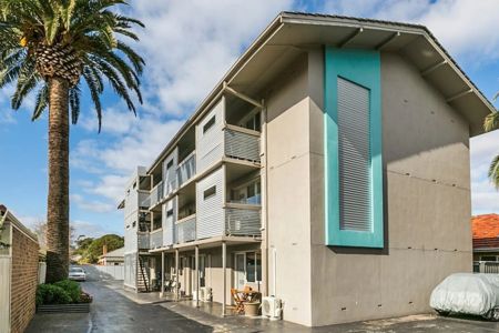 One Bedroom Gem In Convenient Location that is Glenelg North - Photo 3