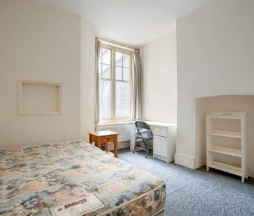 4 bedroom terraced house to rent - Photo 3