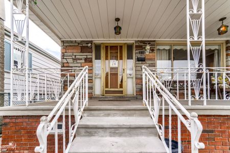 For Lease - 25 Bentworth Avenue, Toronto, Ontario - Photo 3