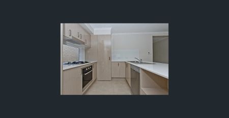 Modern & Immaculate Family Home – Prime Location! - Photo 3