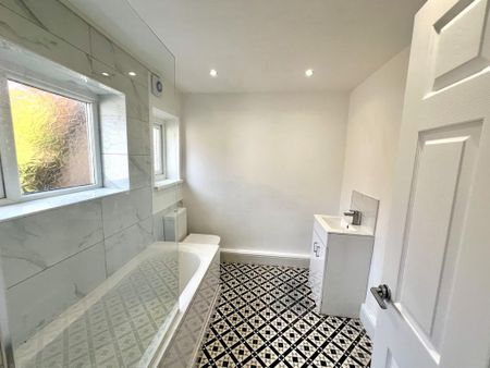 2 bedroom terraced house to rent - Photo 4