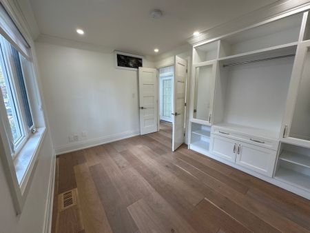 For Lease - 136 Wye Valley Road Unit# Main, Toronto, Ontario - Photo 2