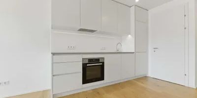 2-Zimmer-Neubauwohnung mit Loggia im 5. Obergeschoss in 1050 Wien - Photo 3