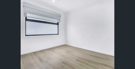 Contemporary comfort in key Location - Photo 2