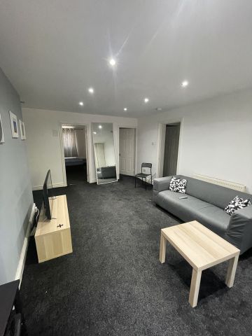 2 Bed Flat, Greenfield Road, L13 - Photo 3