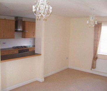2 bedroom coach house to rent - Photo 2
