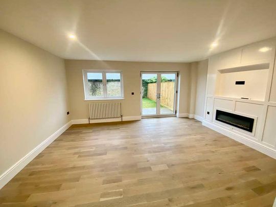 Hampton Mews, Havenstreet, Ryde, Isle Of Wight, PO33 - Photo 1