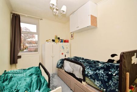 3 bedroom terraced house to rent - Photo 4