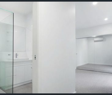 Where low maintenance meets everyday comfort - Photo 2