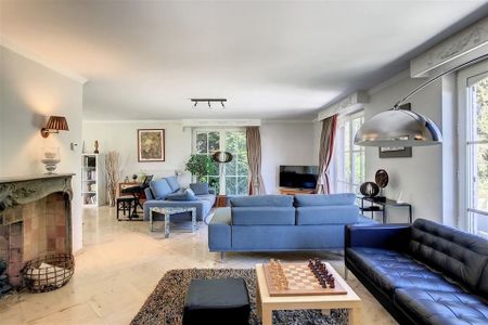 Charmante villa in residentiële omgeving met prachtig aangelegde tuin - Foto 3