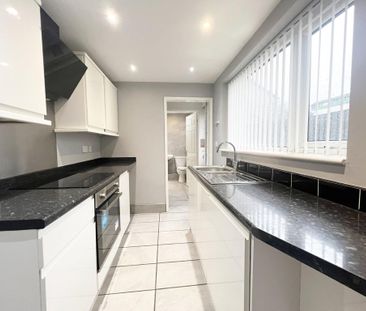 2 bedroom semi-detached house to rent - Photo 2