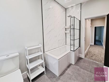 2 bedroom terraced house to rent - Photo 4